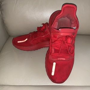 ADIDAS Sobakov Red n White w/ rubber bottom size men 6. UNISEX